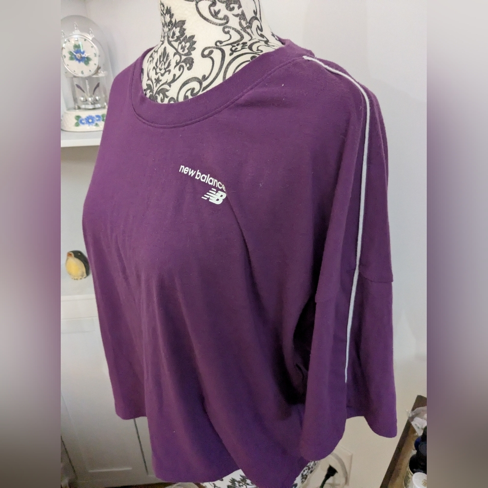 New Balance Tee - Picture 2 of 5